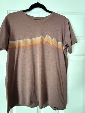 Patagonia  Capilene Cool Daily Graphic T-Shirt - Women's LARGE